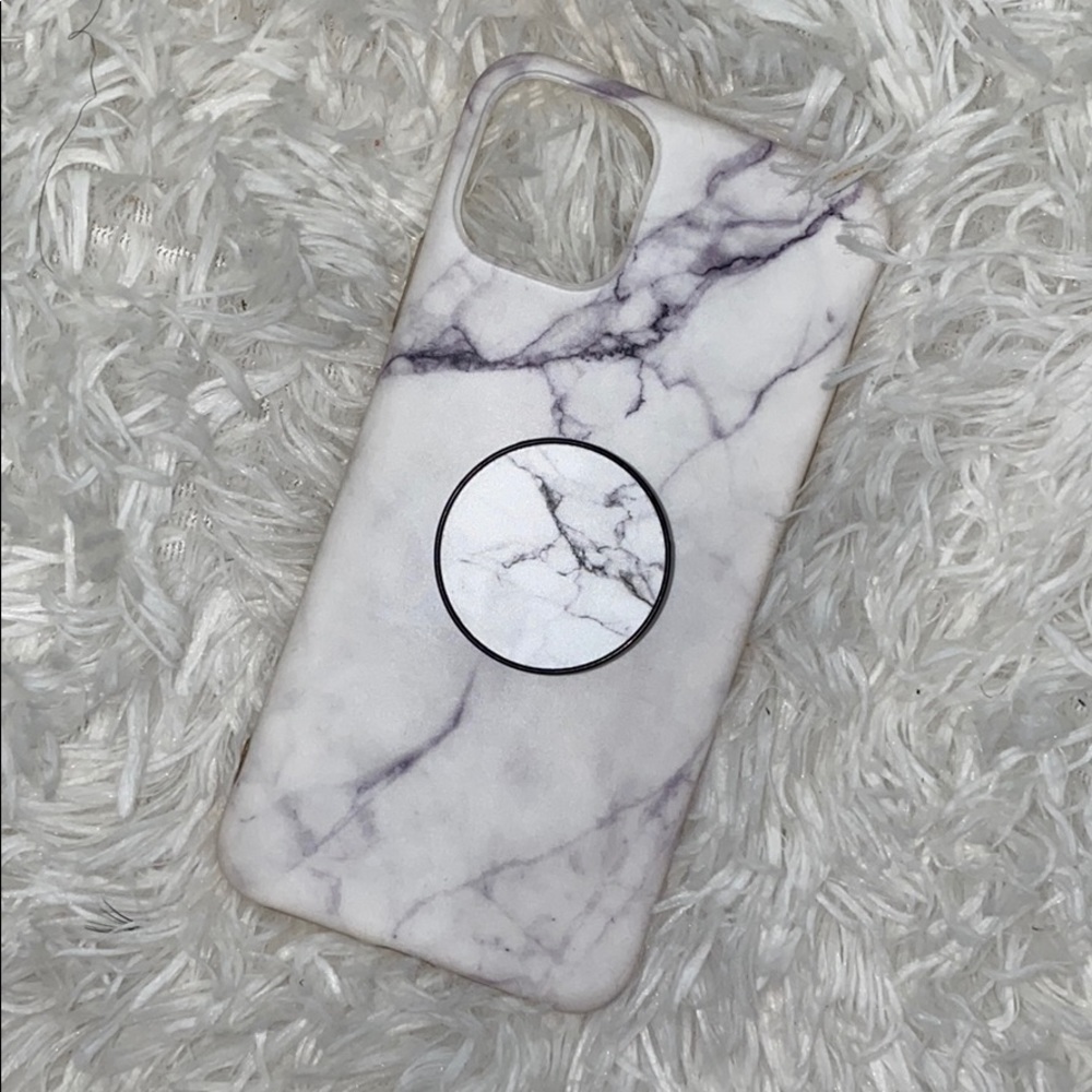 Marble iPhone case with pop socket